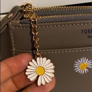 ‼️SOLD NEW‼️ wallet with flower